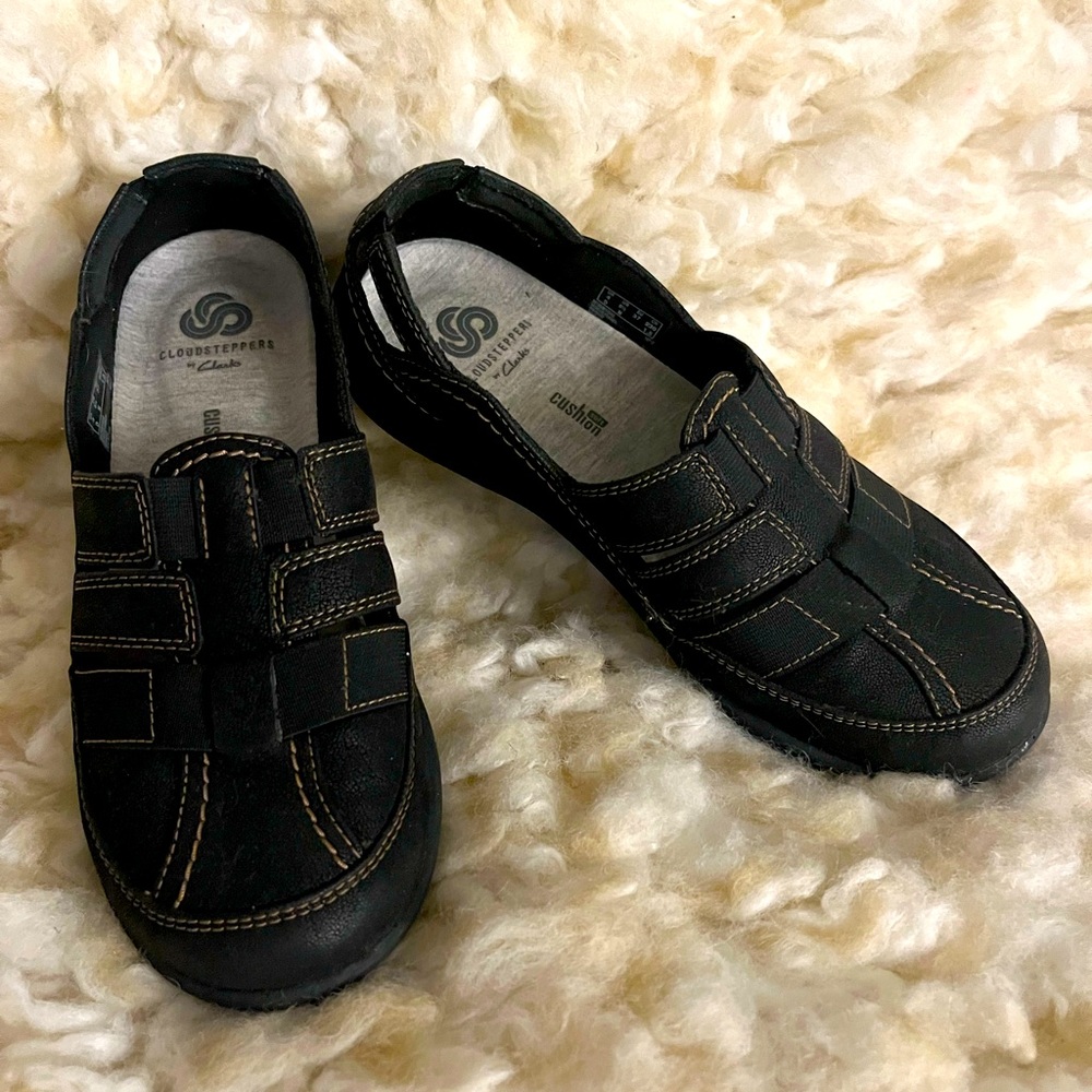 Woman’s Clark’s moccasins.